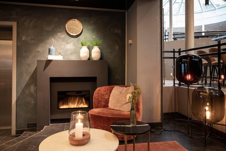 Guest Lobby