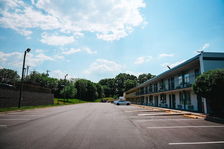 Hotel 70 of 85