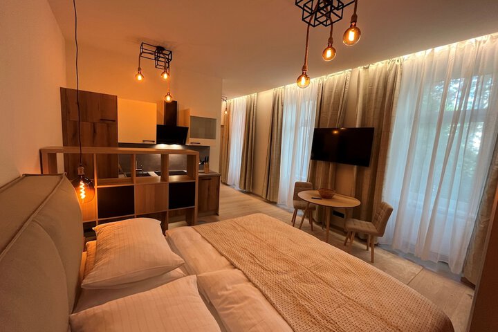 Room 19 of 83