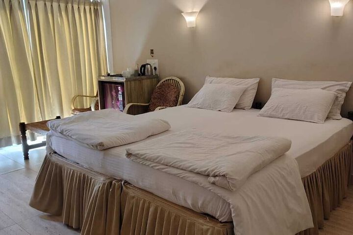 Room 16 of 46
