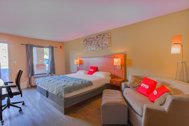 1 King Bed (11 of 12)