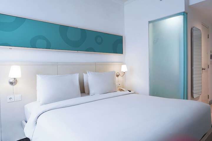 Room 8 of 40