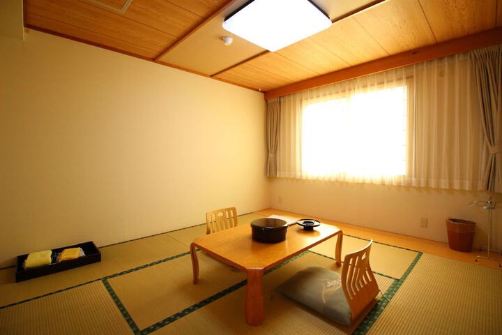 Room 9 of 34