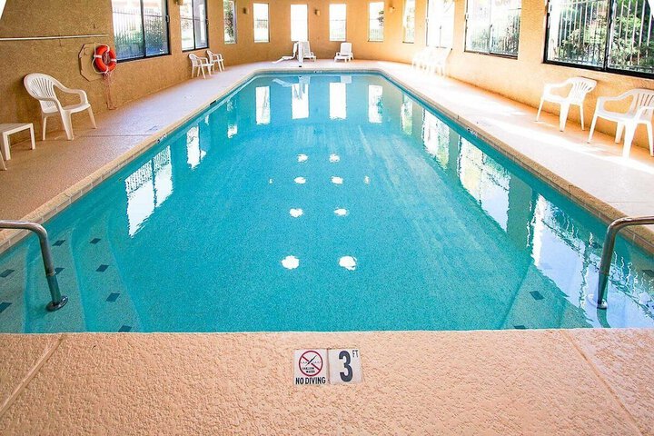 Pool Hotel