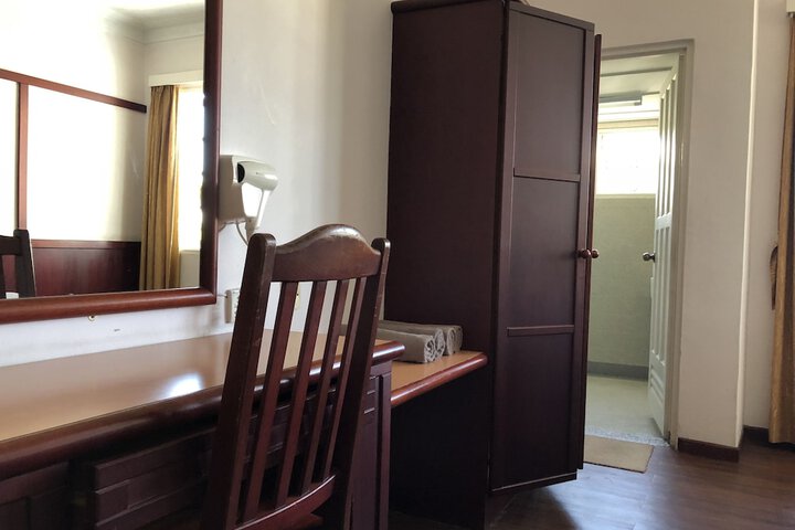 Room 6 of 36