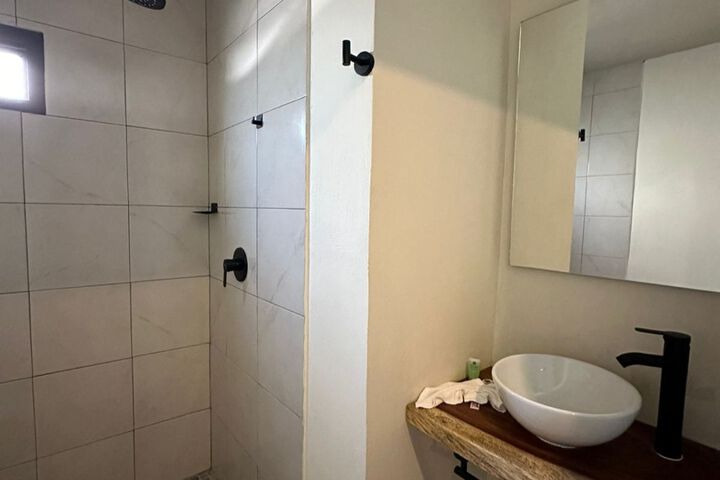 Room 6 of 15