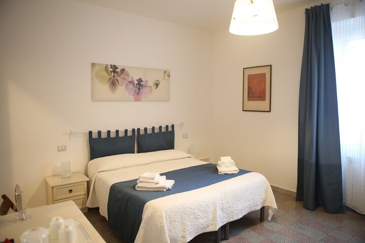 Room 5 of 36