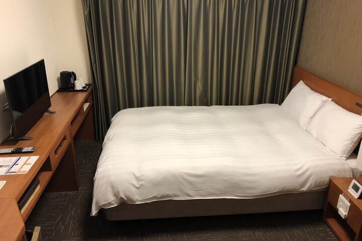 Room 6 of 86