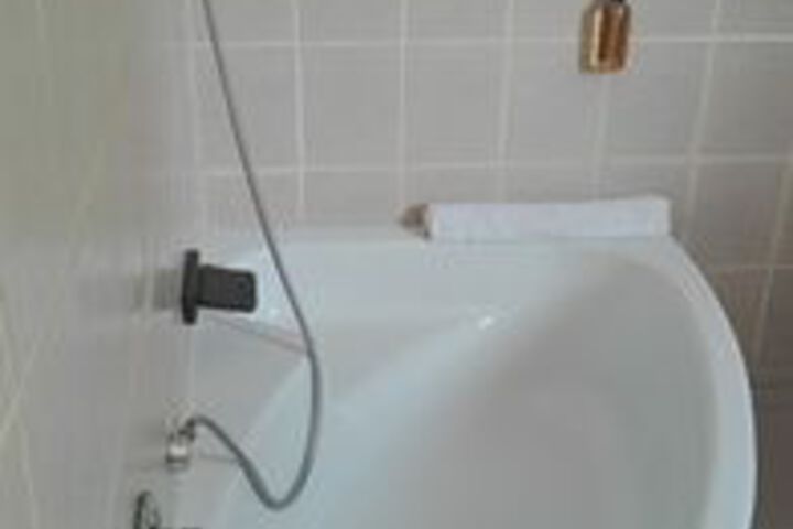 Room 4 of 23