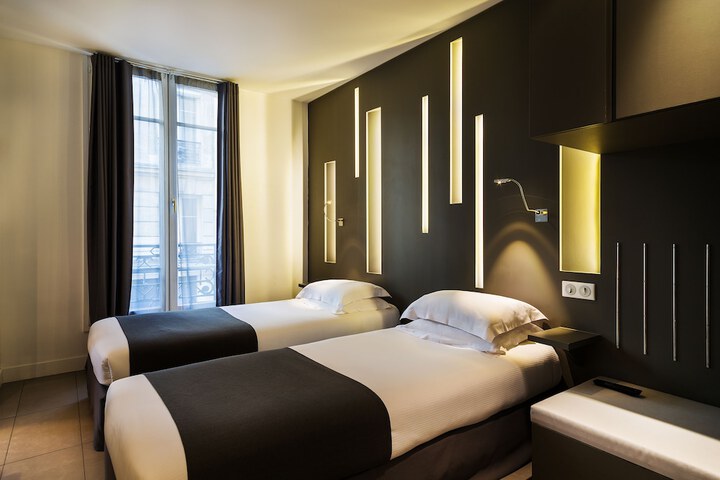 Room 16 of 32