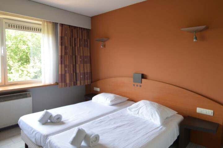 Room 40 of 75