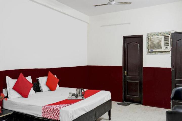 Flagship 700838 Premium Hotel