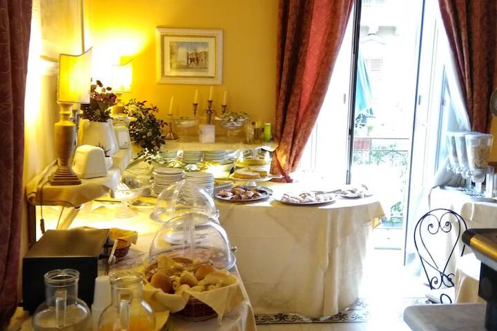 Breakfast/Coffee Service 29 of 53