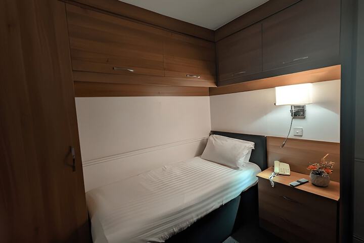 Room 15 of 54