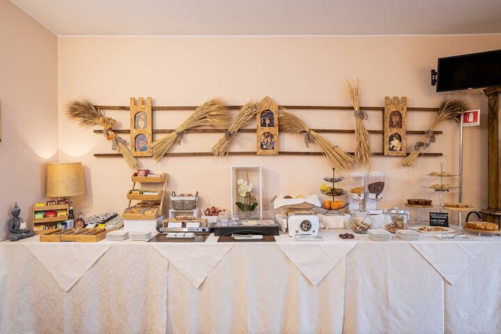 Breakfast/Coffee Service 79 of 104