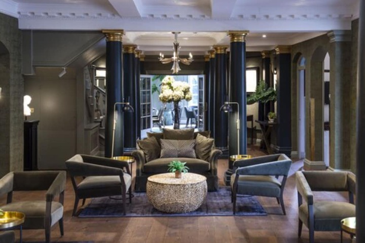 Entrance & Lobby
