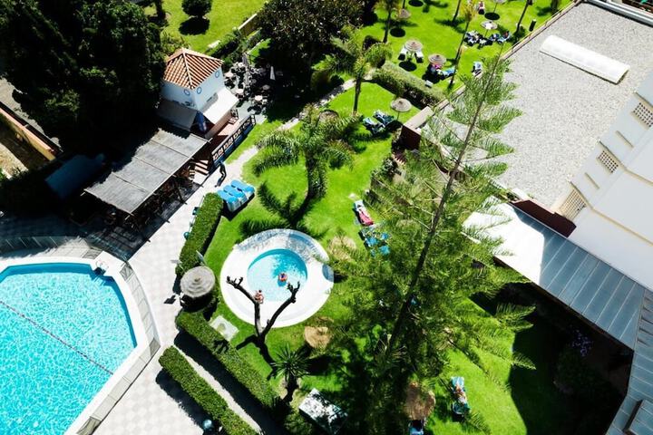 Pool Hotel