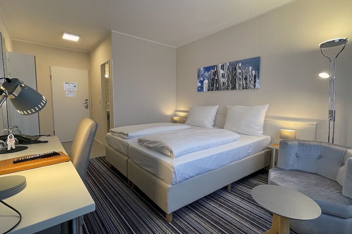 Room 52 of 89