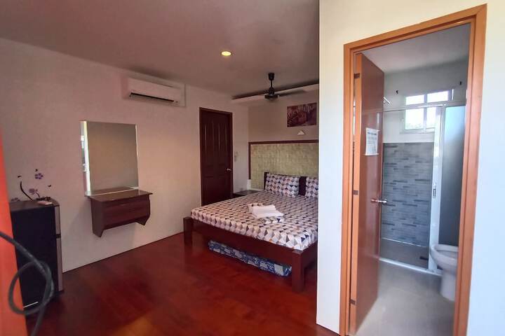 Room 10 of 25