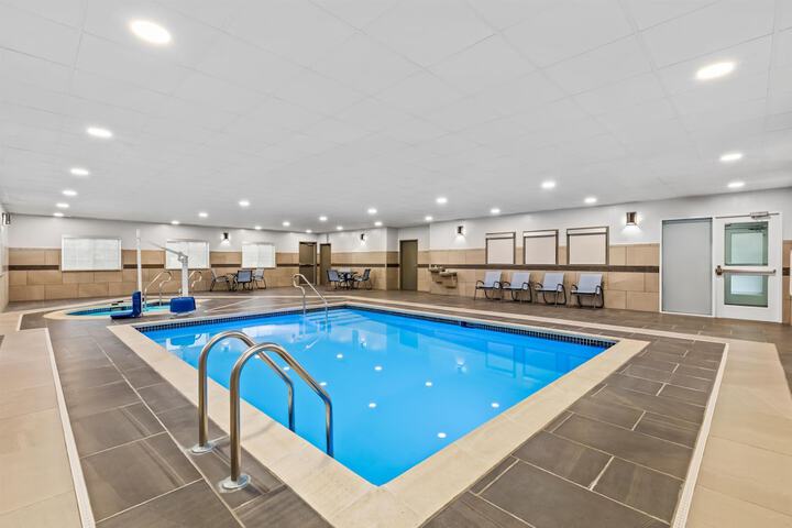 Hotel Pool