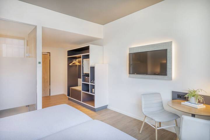 Room 12 of 64