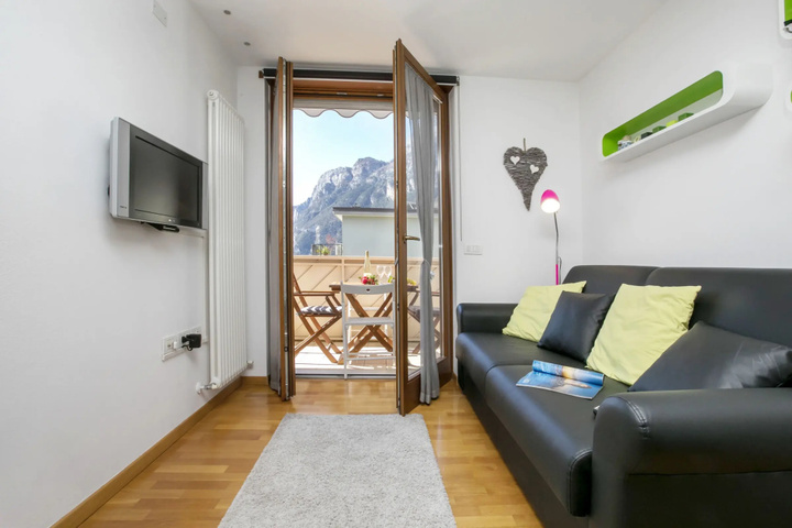 Room 3 of 18