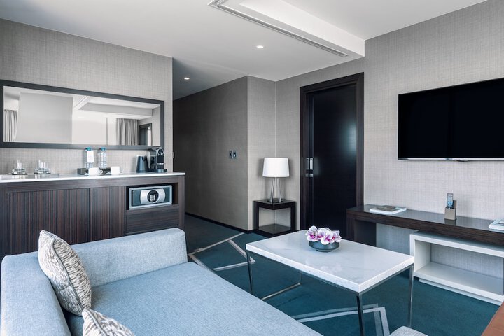 Room 15 of 143