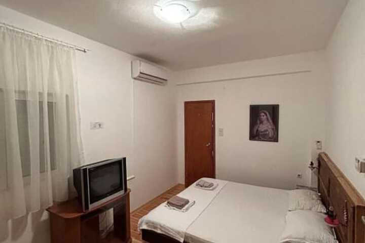 Room 3 of 21