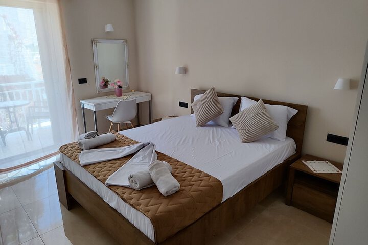 Room 7 of 82