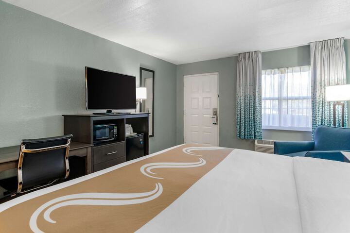 Standard | King Bed (19 of 20)