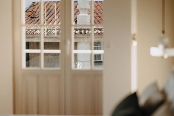 Room 6 of 77