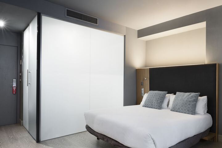 Room 12 of 73