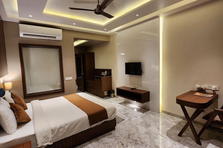 Room 10 of 68