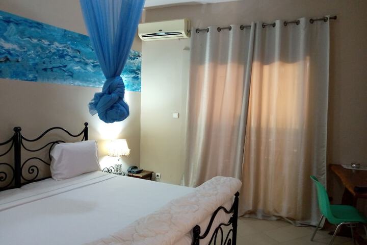 Room 11 of 49