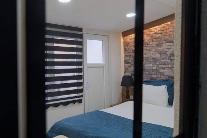 Room 7 of 50