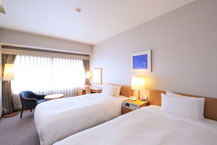 Room 10 of 36