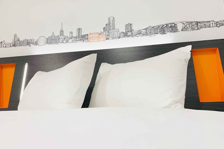 Room 34 of 47