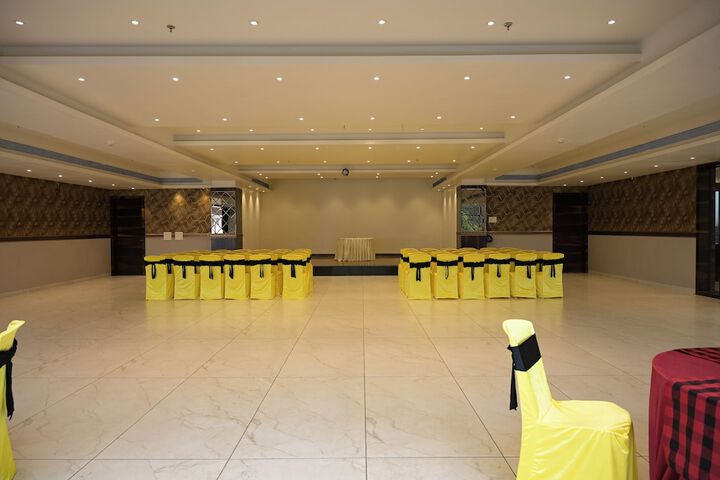 Ballroom/Hall 38 of 45