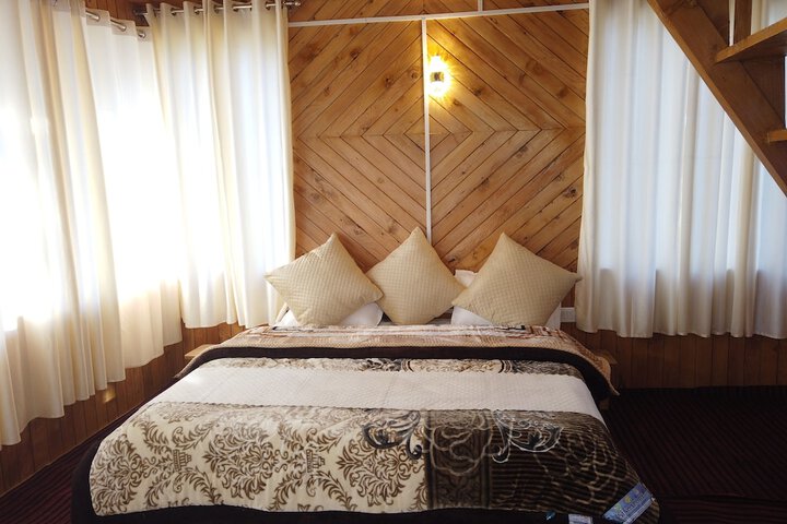 Room 2 of 34