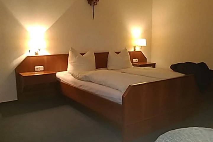 Room 3 of 8