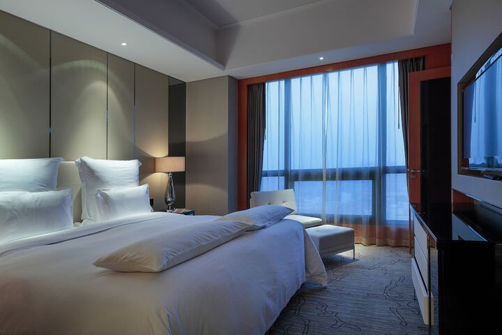 Room 13 of 87