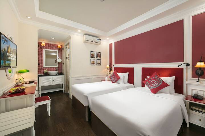 Room 7 of 48