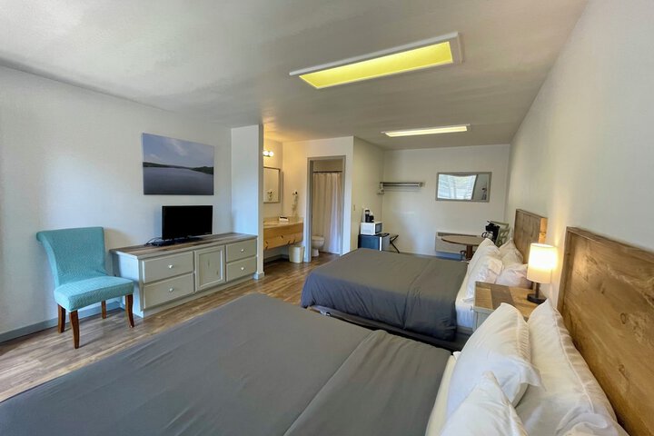 Classic Room 2 Queen Beds (3 of 7)