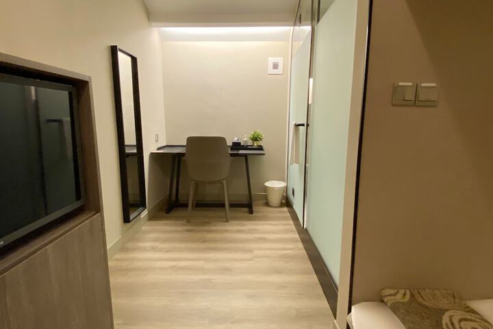 Room 9 of 56