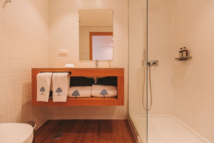 Room 85 of 181