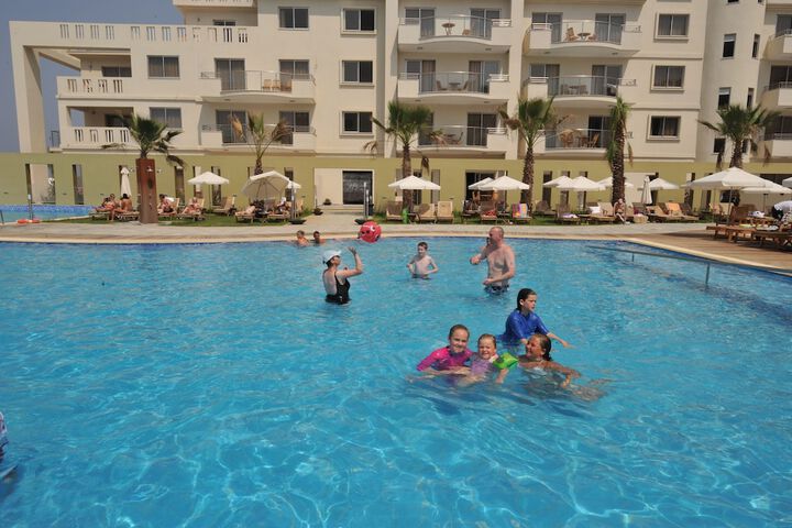 Pool 51 of 110