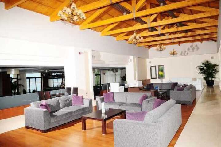 Guest Lobby