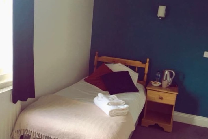 Room 5 of 16