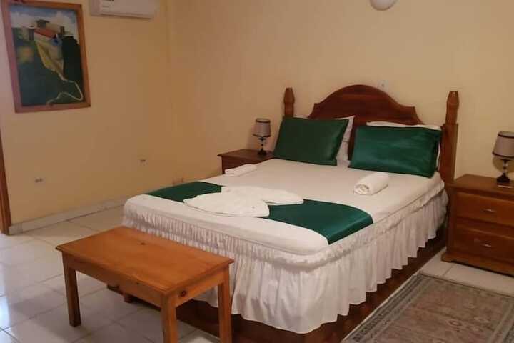 Room 52 of 116