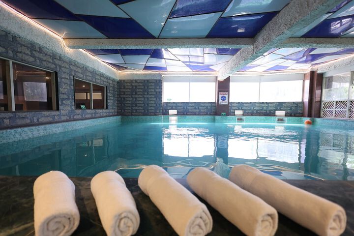 Pools & Facilities